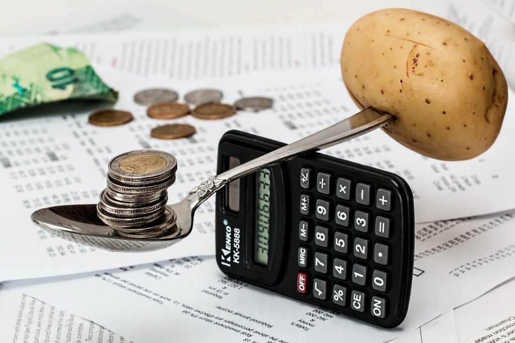 Aka alt-coins, calculator, budget-1015125.jpg, aka alt-Money budget for low-income businesses.